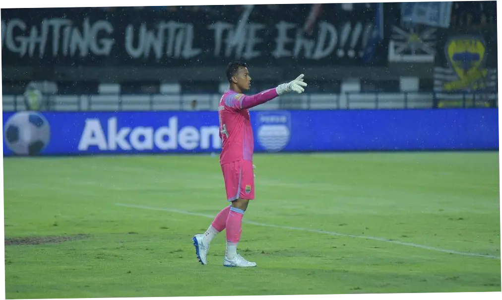 Teja Paku Alam Berpeluang Pecahkan Rekor Clean Sheet Yoo Jae Hoon
