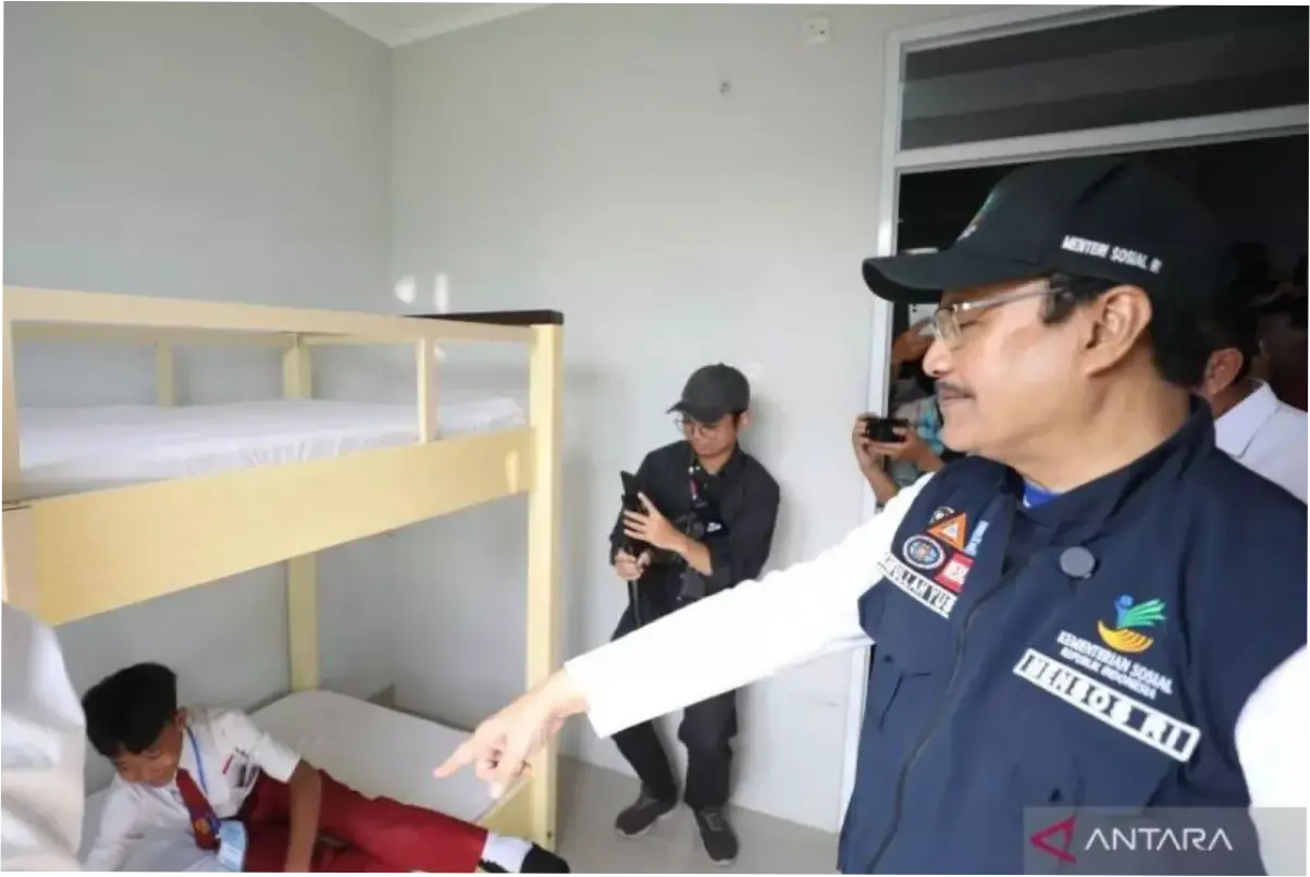 3 Fakta Polemik Pengadaan Sepatu dan Kaus Kaki Sekolah Rakyat
