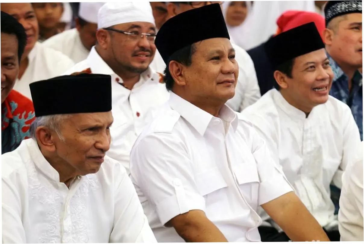 Amien Rais Sarankan Prabowo Subianto Lepas Seskab Teddy, Disebut Bahaya