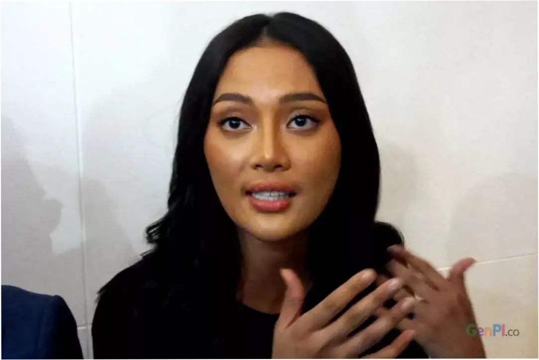 Erika Carlina Ogah Pikirkan Masa Lalu, Fokus Besarkan Anak