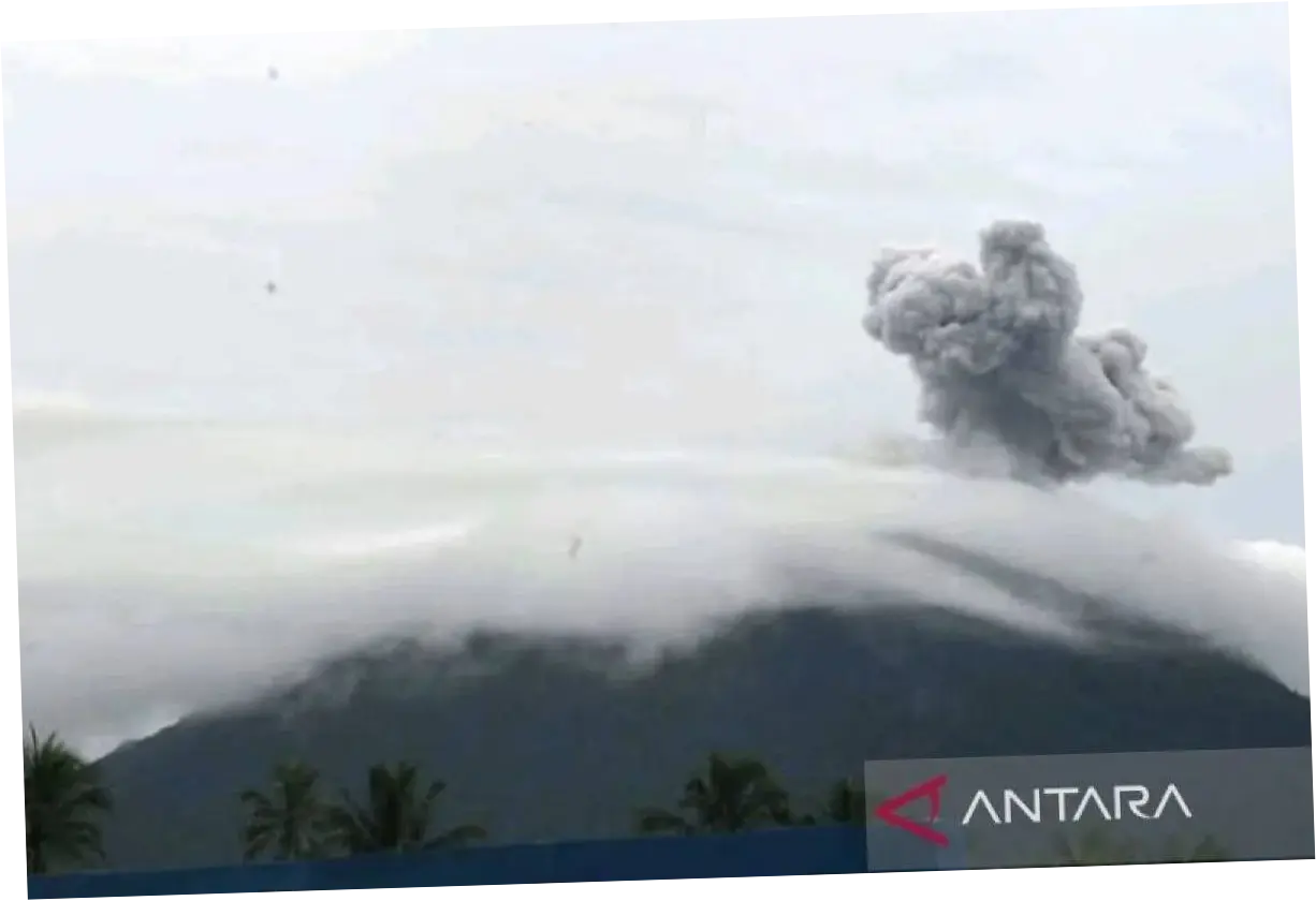 Jarak Aman Gunung Ibu Diperluas 3,5 Km Seusai Erupsi Susulan, Lontarkan Abu 400 Meter