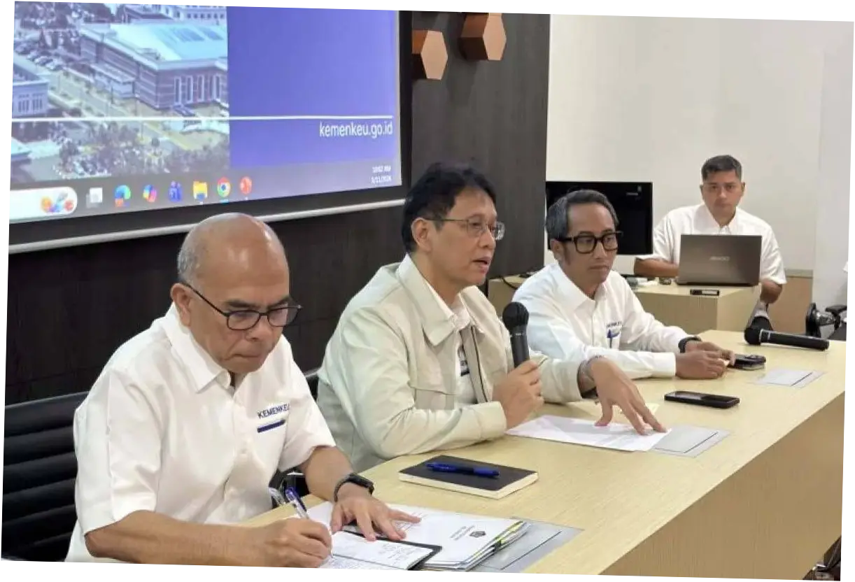 Kader PDIP Kritik Rencana Pemerintah Menggaji Manajer Kopdes Merah Putih