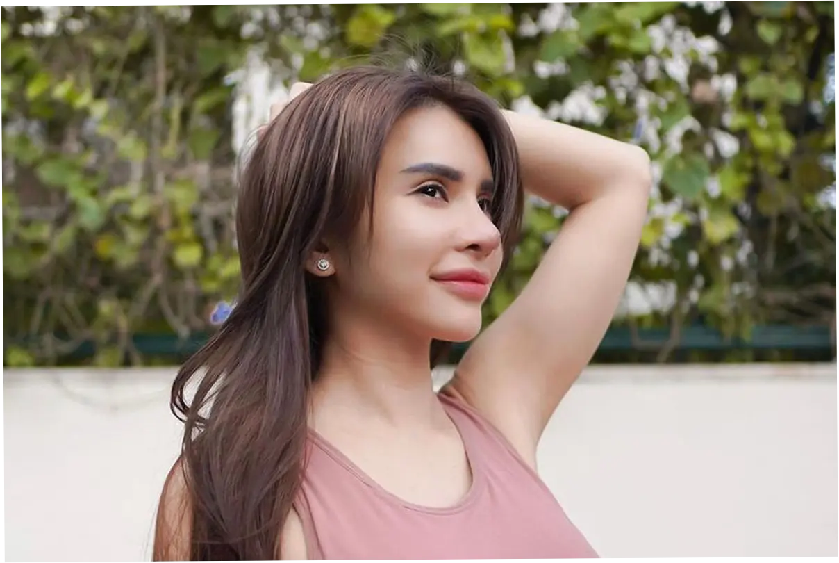 Pesona Maria Vania Bikin Mata Tak Berkedip, Cara Merawat Rambut Tipis Agar Tebal Lagi