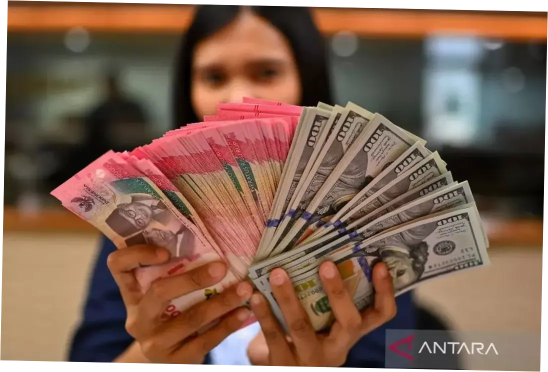 Rupiah Melemah, Turis Asing Bisa Liburan Lebih Lama di Indonesia