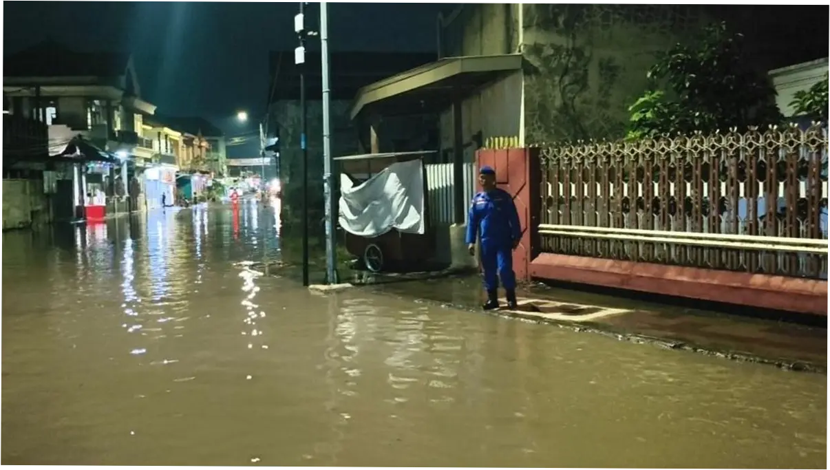 Banjir Rob Menggenangi 3 Desa di Rembang, Jawa Tengah