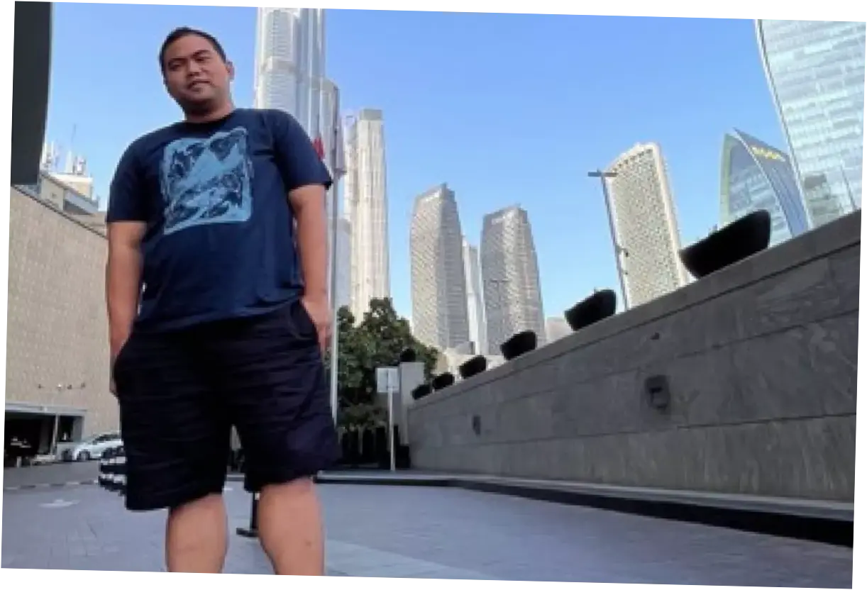 Bos Rokok HS Berangkatkan 15 Karyawan Umrah, Pemenang Kaget dan Terharu