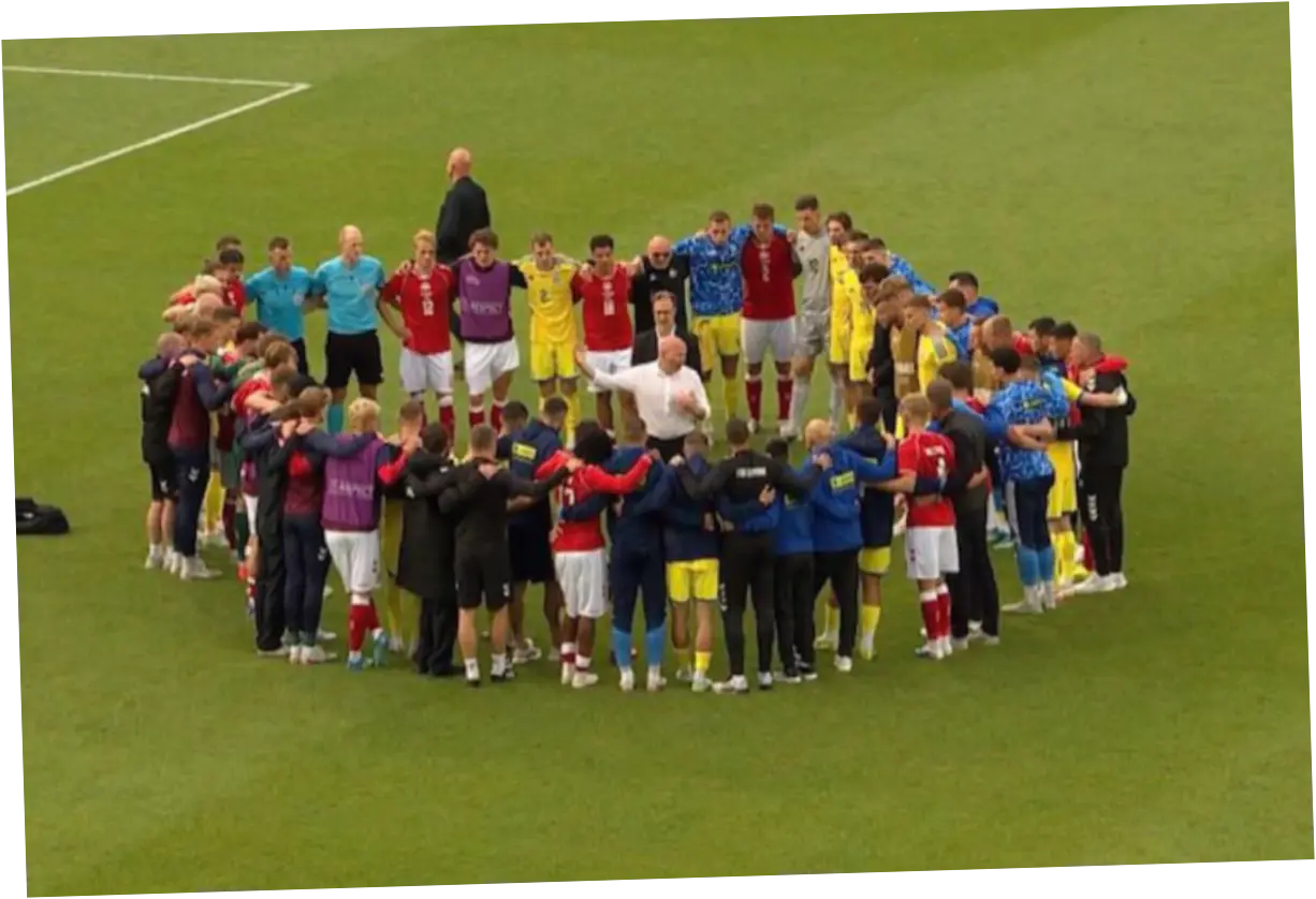 Christian Eriksen Sudah Sadar dan Stabil Setelah Kolaps pada Laga Denmark vs Ukraina