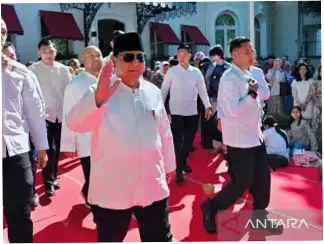 Guntur PDIP Sebut Publik Berhak Tahu Biaya Pribadi Prabowo Subianto ke Luar Negeri