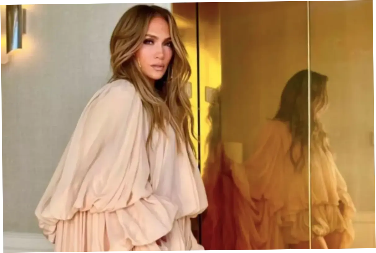 Jennifer Lopez Awet Muda, Kulit Tetap Kencang Berkat Botoks dan Laser
