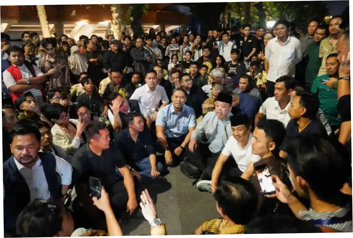Protes Mahasiswa dalam Diskusi Menteri di UGM, Acara Disebut Propaganda Murahan