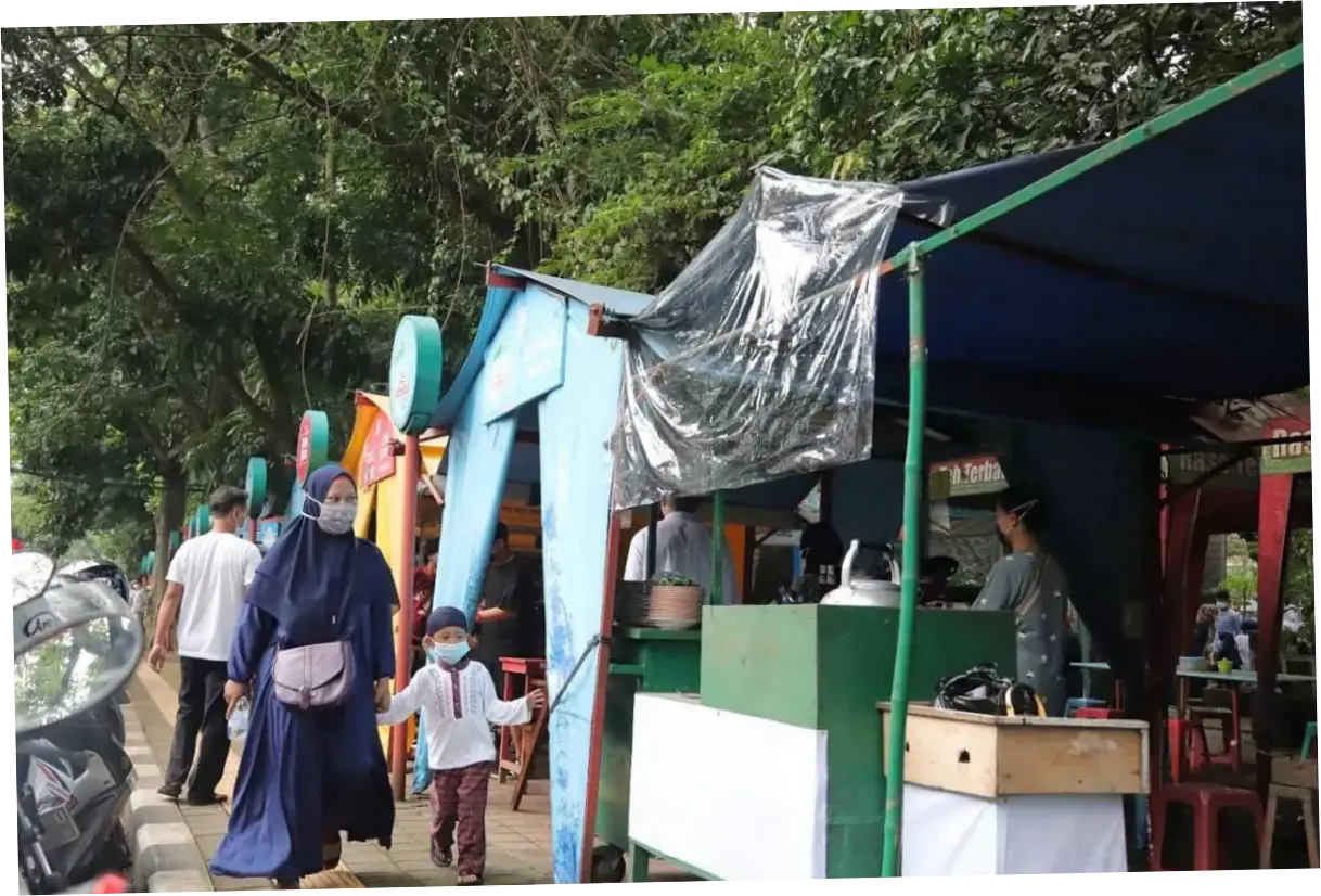 4 Aktivitas Seru Cocok Temani Liburan Sekolah Anak, Berburu Kuliner Kaki Lima