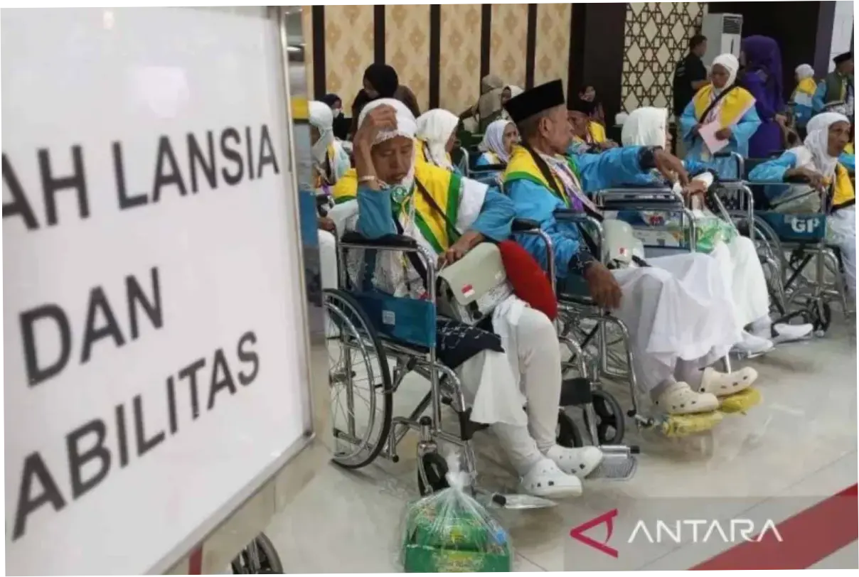 Biaya Haji Berpotensi Naik, Gara-Gara Harga Avtur dan Rupiah Melemah