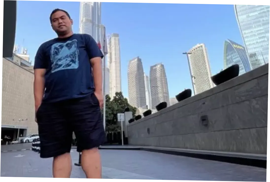 Bos Rokok HS Kangen Gendong Anak, Tak Terasa Sudah Kelas 5 SD