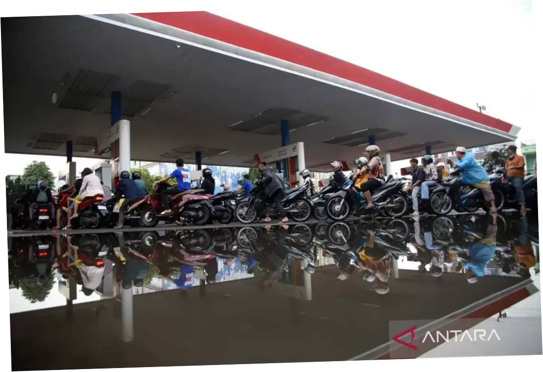 Guntur PDIP Soroti Antre Panjang di SPBU, Dinilai Salah Urus Tata Kelola Migas