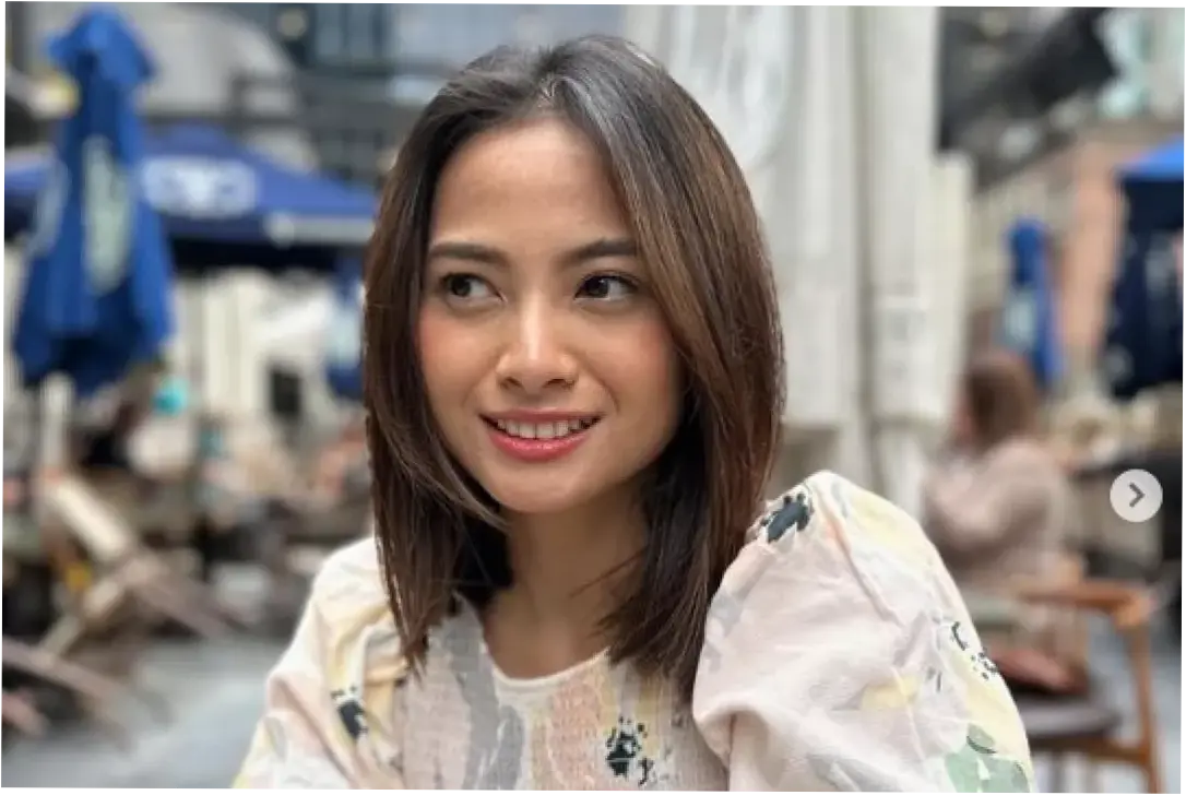 Pesona Gaya Rambut Acha Septriasa, Waspada Bahaya Minyak Kelapa untuk Kulit Kepala